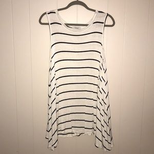 Sleeveless tunic top